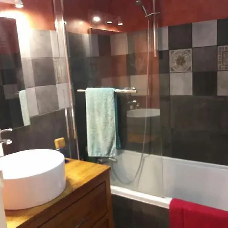 Appart 2 Chambres Au Centre Du Puy En Velay 71m2 شقة *